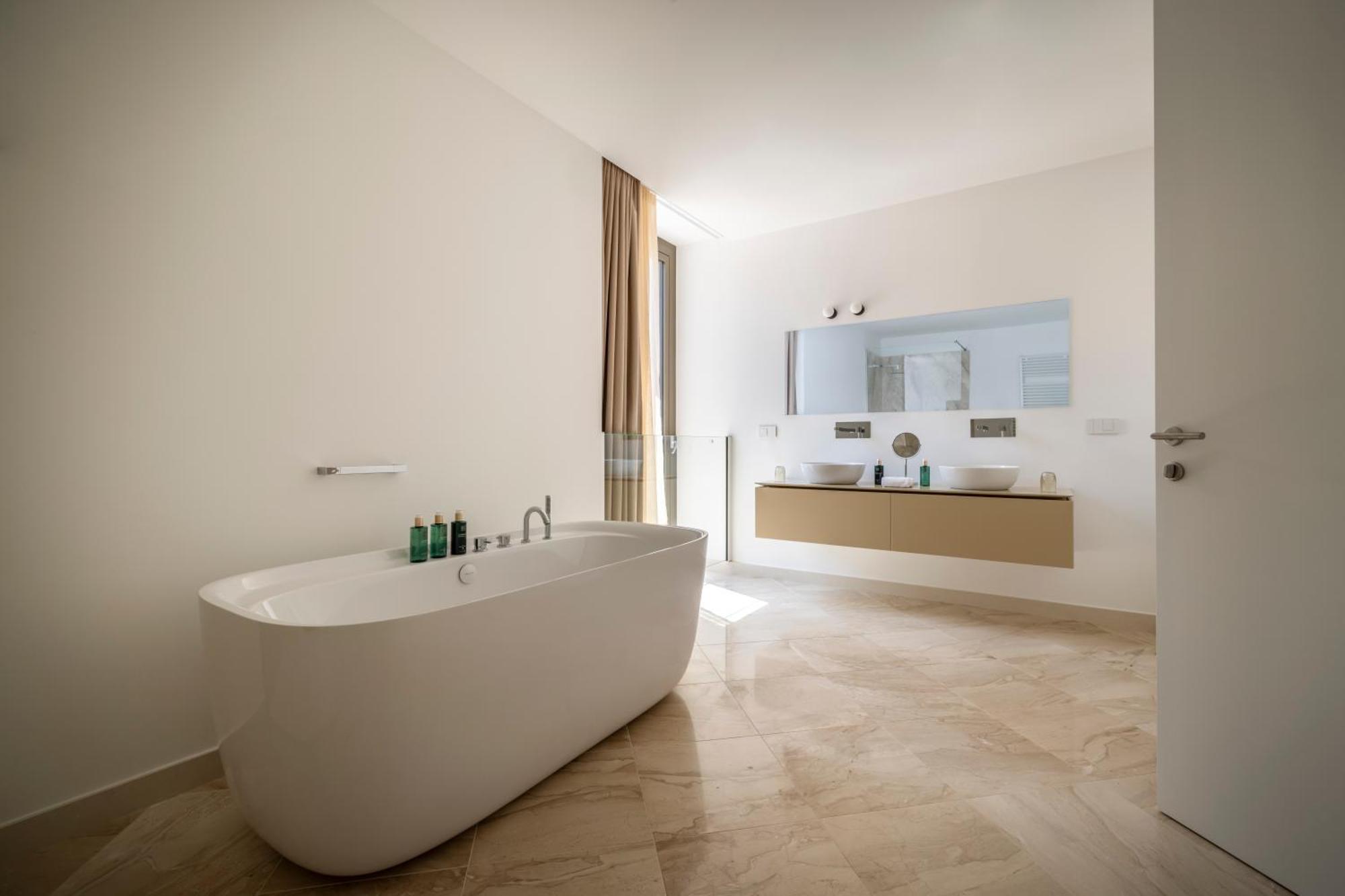 פורץ Pical Beach House, Valamar Collection מראה חיצוני תמונה